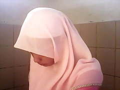 Intip Tudung Pink Tandas